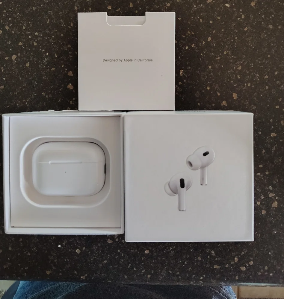 Apple White AirPods Pro Wireless Earbuds with Charging Case